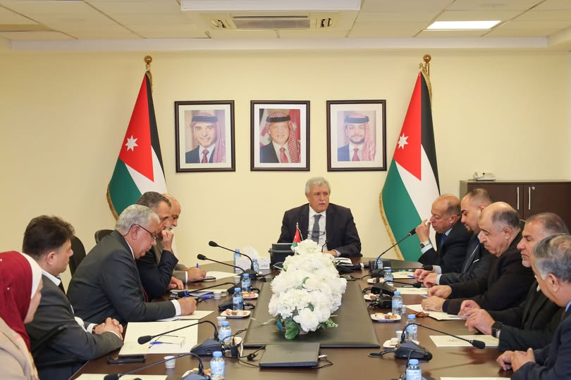 وزير النقل يلتقي ممثلي جمعية السلم المجتمعي