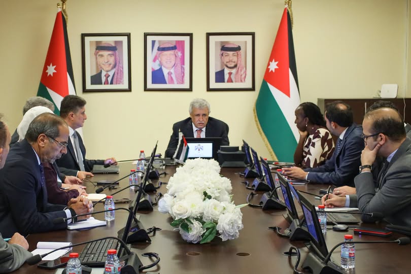 القطامين يبحث مع وفد من السفارة البريطانية وشركة استشارات دولية فرص تطوير قطاع النقل وتعزيز الشراكة مع القطاع الخاص
